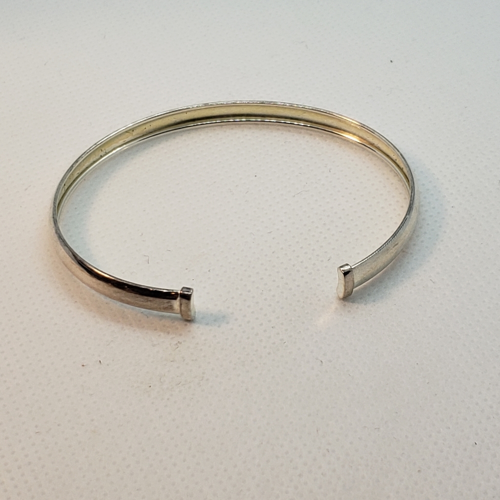 Sale VINTAGE MD SIGNED .925 Sterling Silver Artisan Made  BANGLE BRACELET